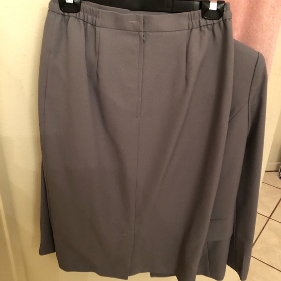 Beau Marc Grey Skirt Suit. - Picture 3 of 5
